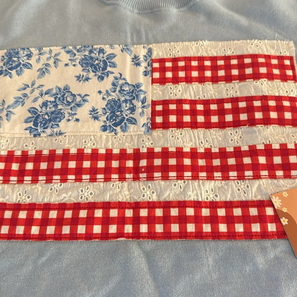 **NWT** Messy Bun Just Chillin’ Crewneck - Picture 3 of 5